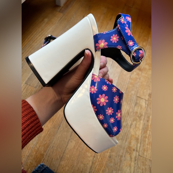 Delia’s by Dolls Kill Ditzy Delight platform heels blue floral women’s size US8 - Picture 8 of 16